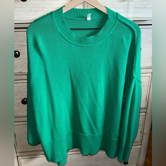 Green dolman sweater - Picture 4 of 4